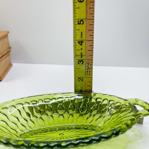 1970’S INDIANA GLASS HONEYCOMB OLIVE GREEN PICKLE DISH - Picture 7 of 10